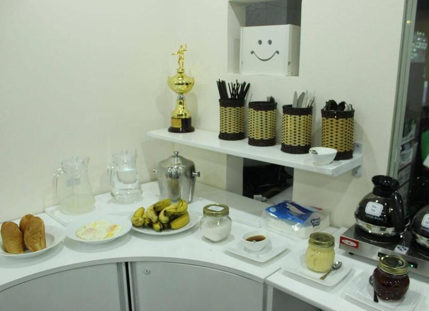 Buffet Photo