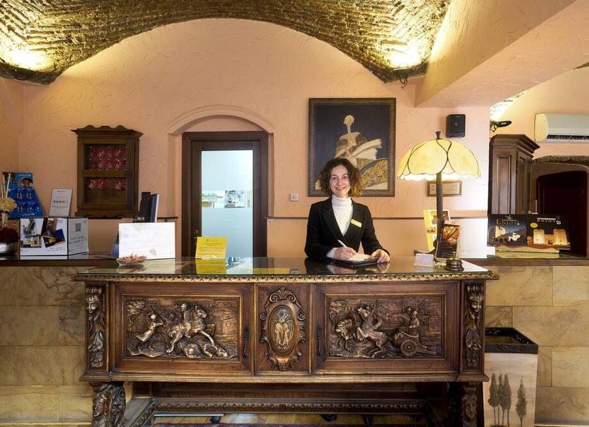Front desk Photo