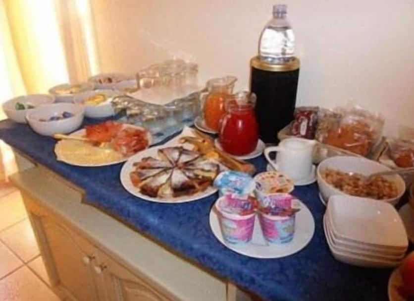 Buffet Photo