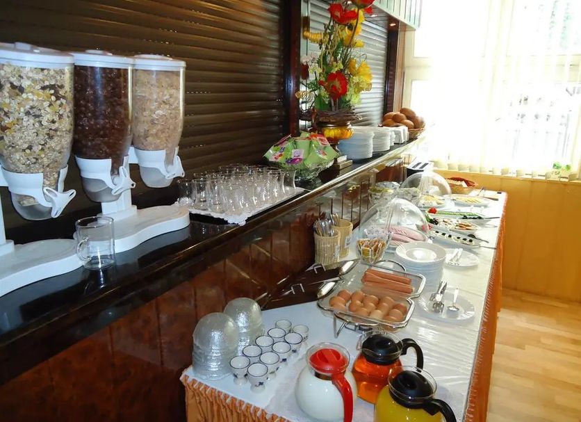 Buffet Photo