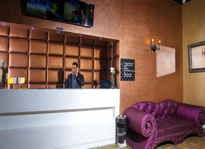 Front desk Photo