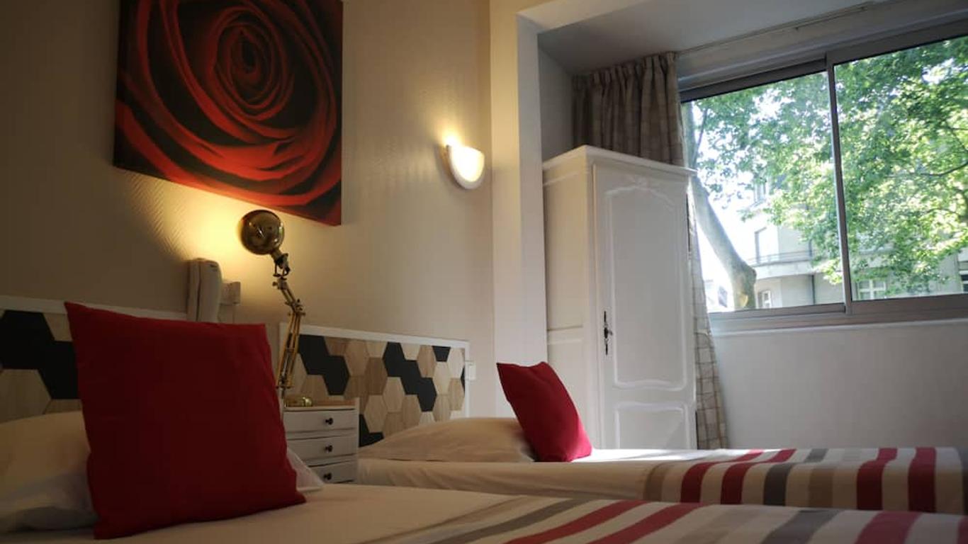 Trianon Tours