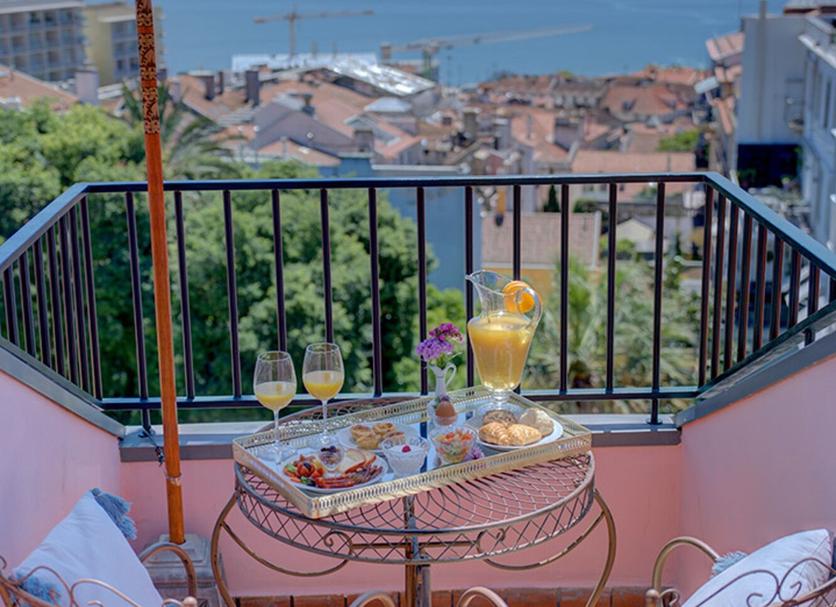 Balcony Photo