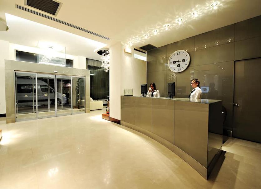 Front desk Photo