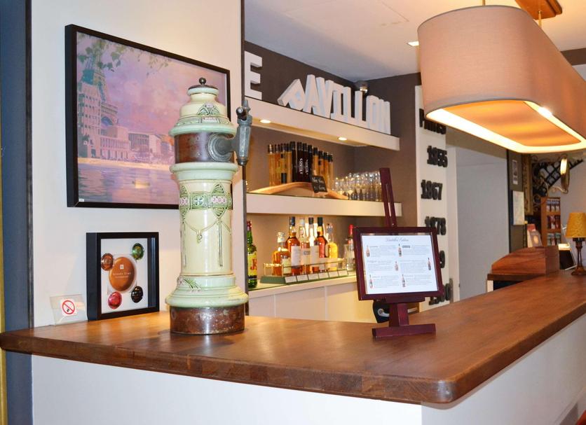 Bar Photo