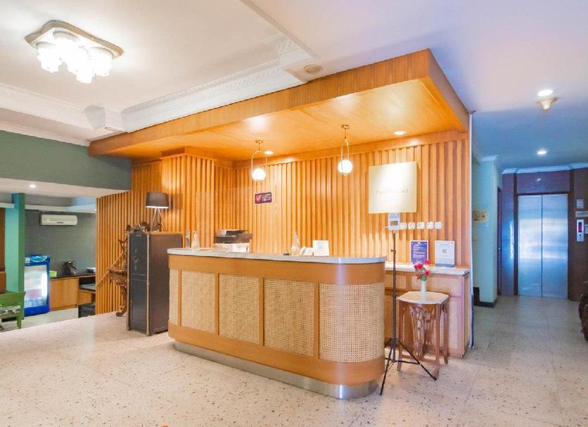 Front desk Photo