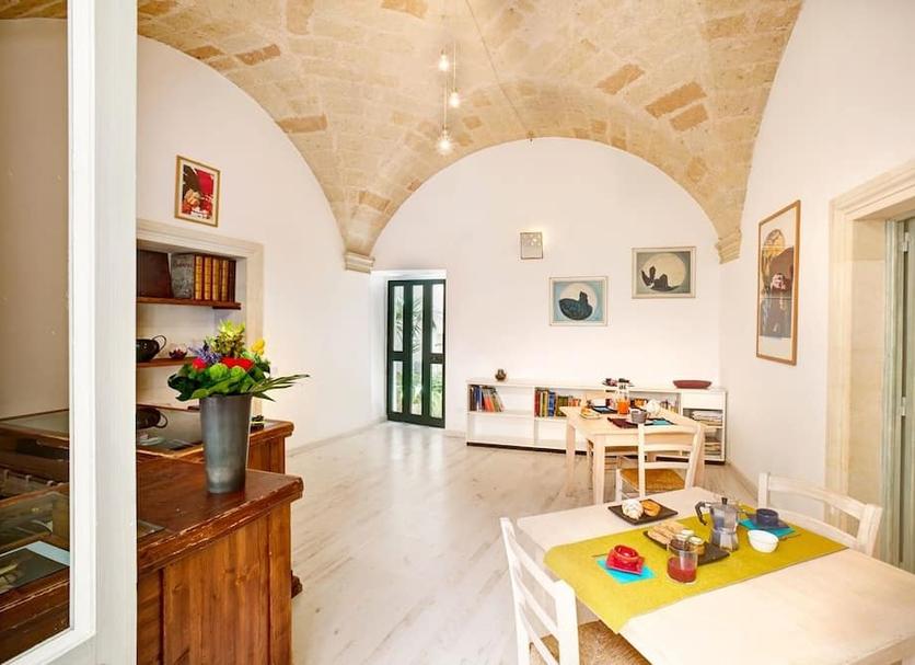 Dining room Photo