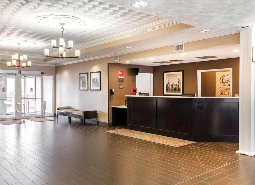 Front desk Photo