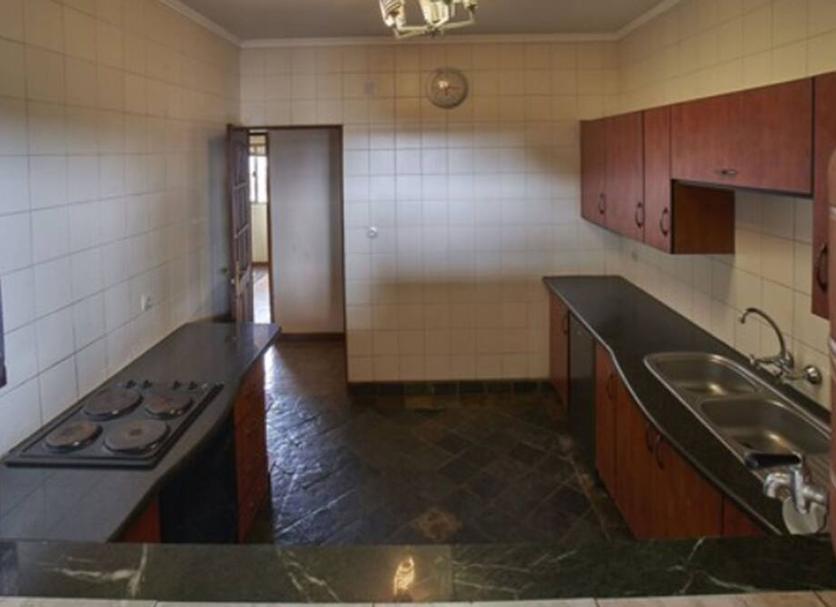 Kitchen Photo