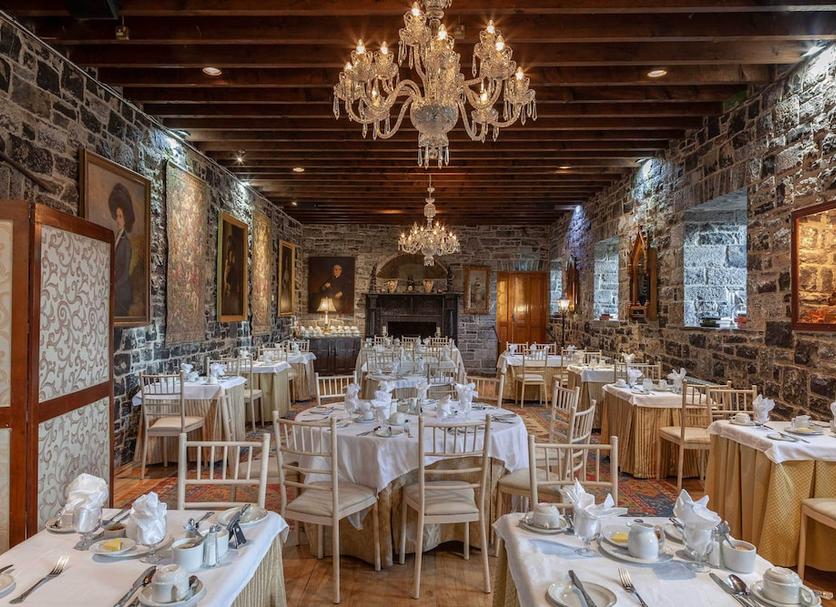 Banquet hall Photo