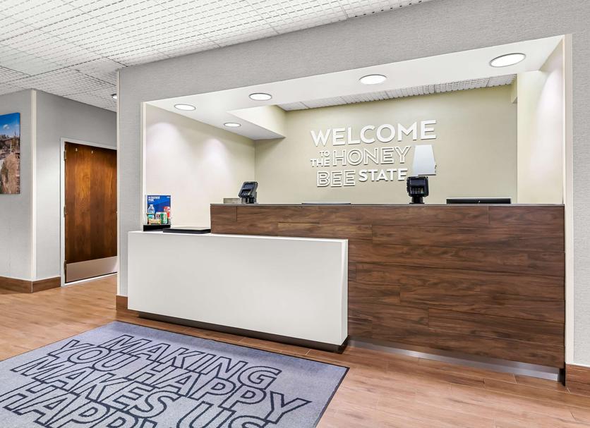 Front desk Photo