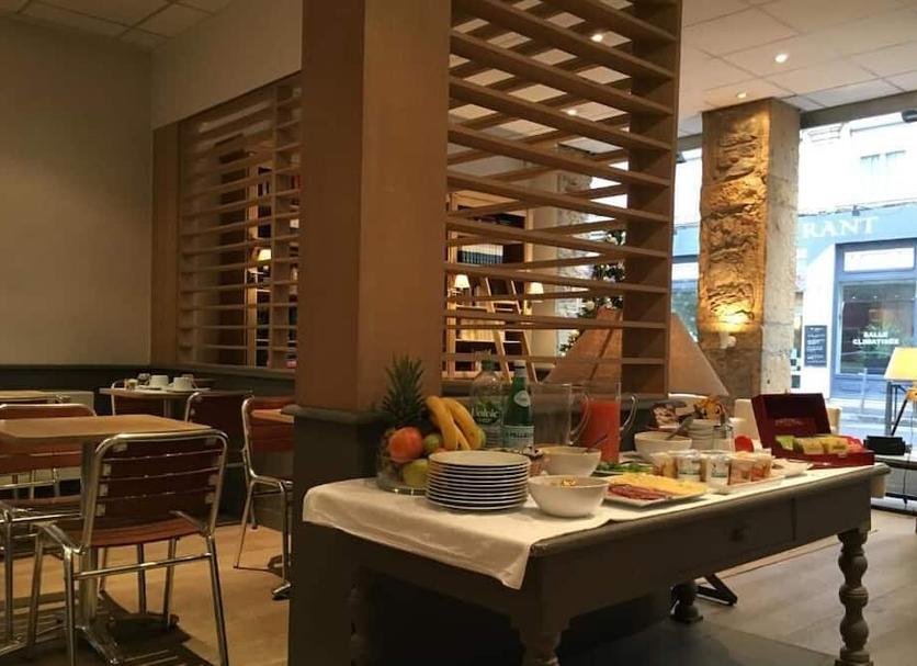 Restaurant Photo