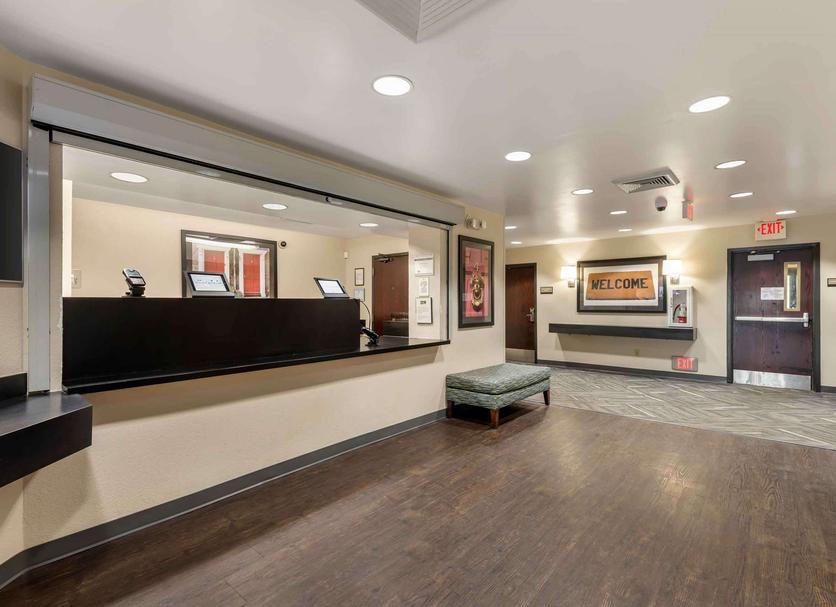 Front desk Photo