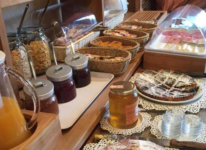 Buffet Photo