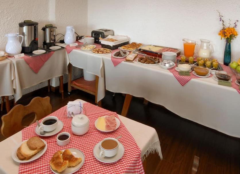 Buffet Photo