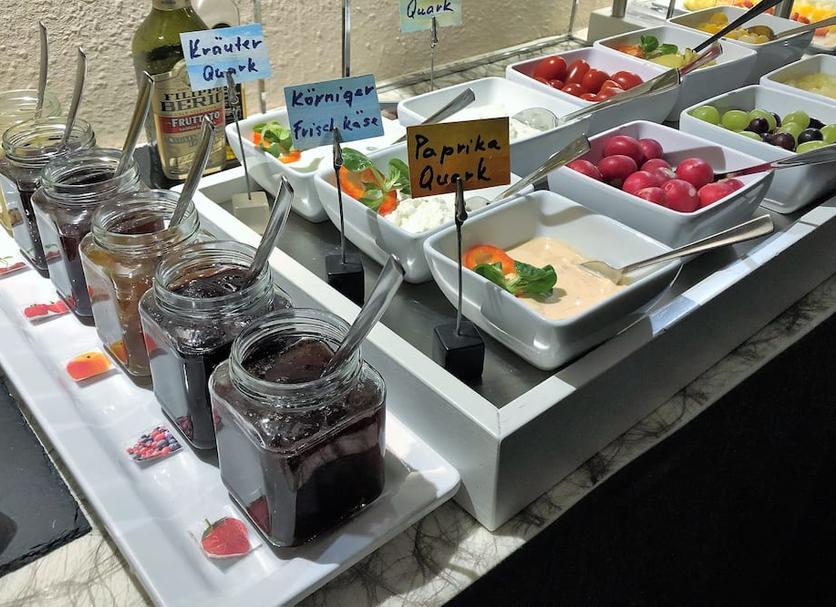 Buffet Photo