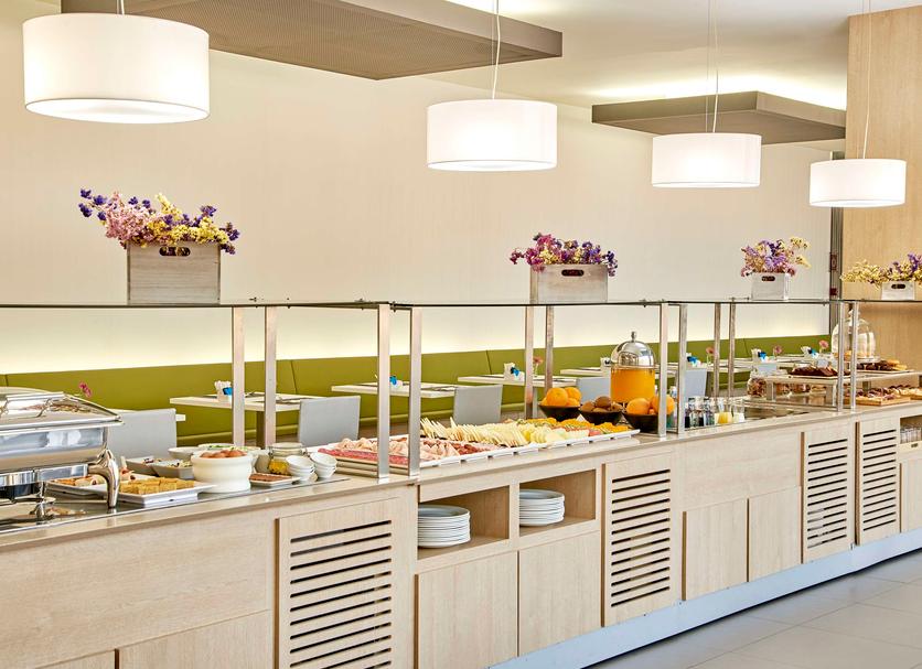 Buffet Photo