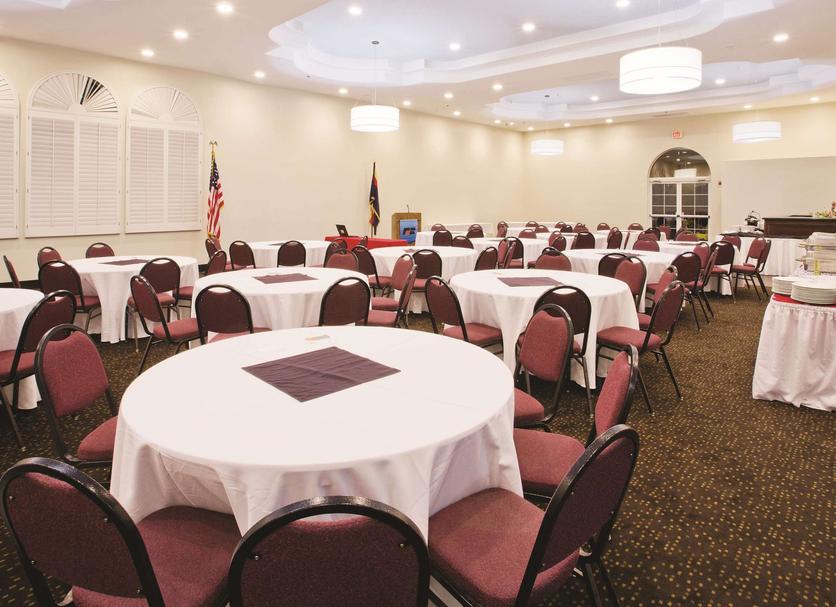 Banquet hall Photo