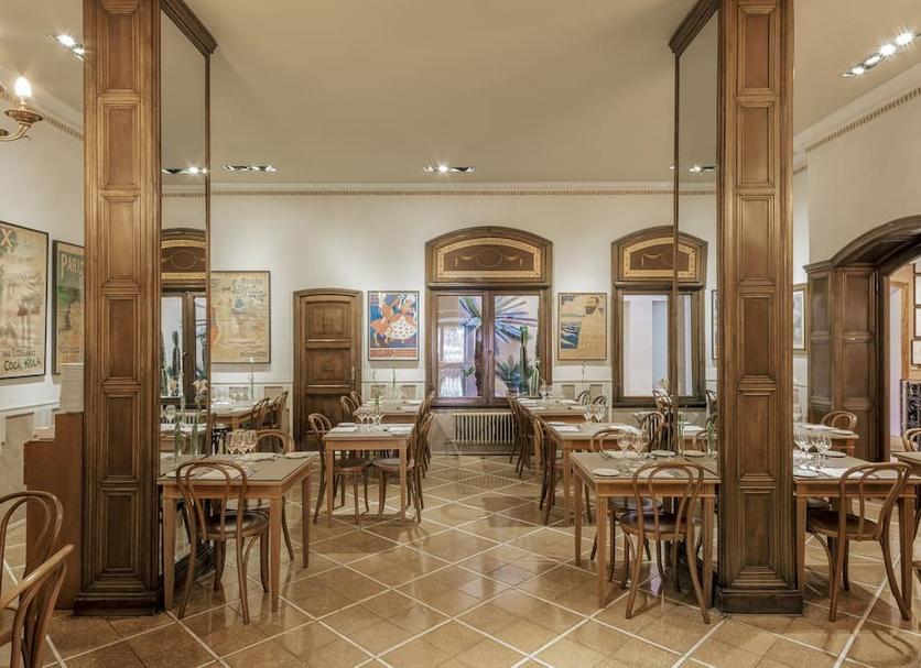 Restaurant Photo