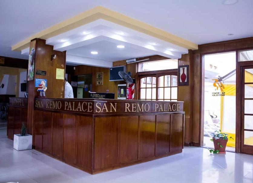 Front desk Photo