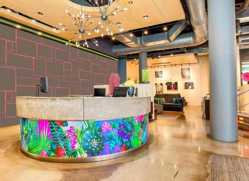 Front desk Photo