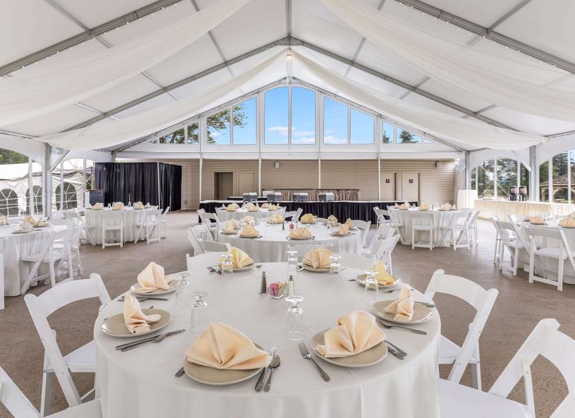 Banquet hall Photo