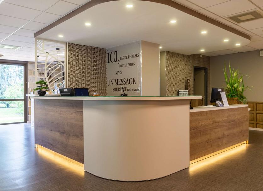 Front desk Photo
