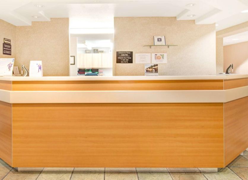 Front desk Photo