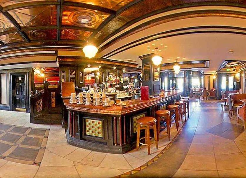 Bar Photo