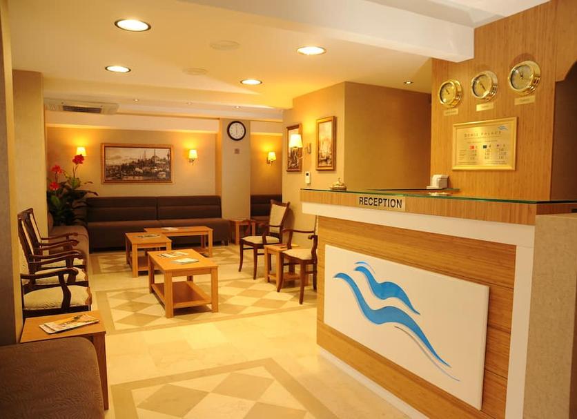 Front desk Photo