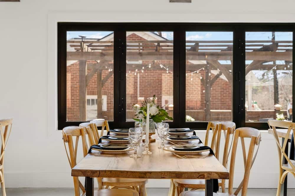 Dining room