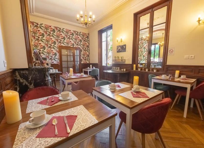 Restaurant Photo
