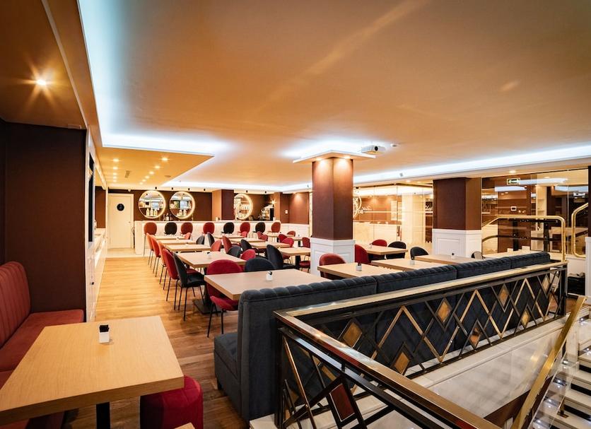 Restaurant Photo