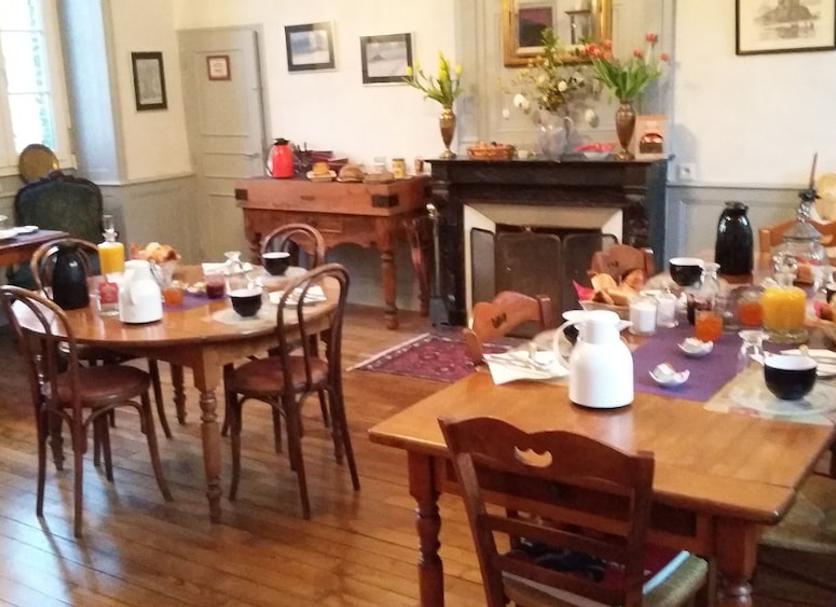 Dining room Photo