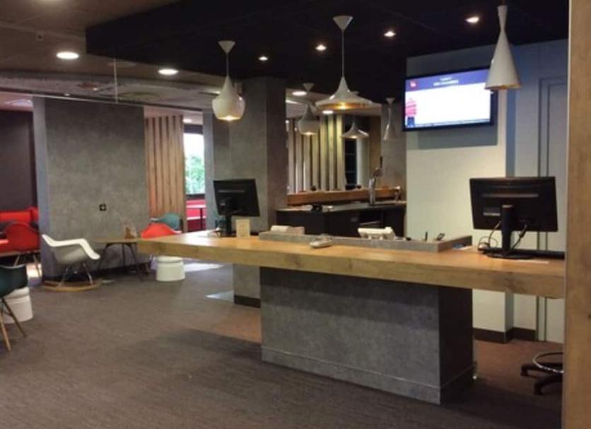 Front desk Photo