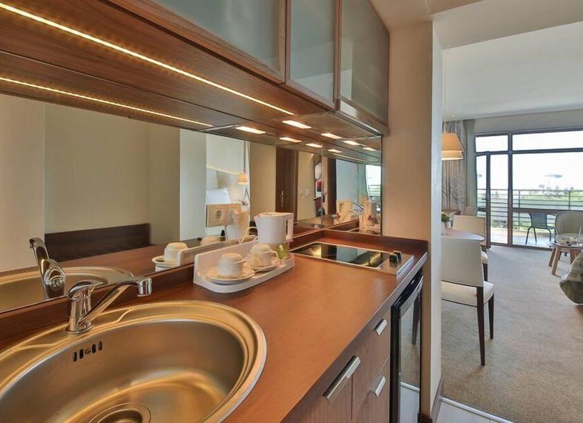 Kitchen Photo