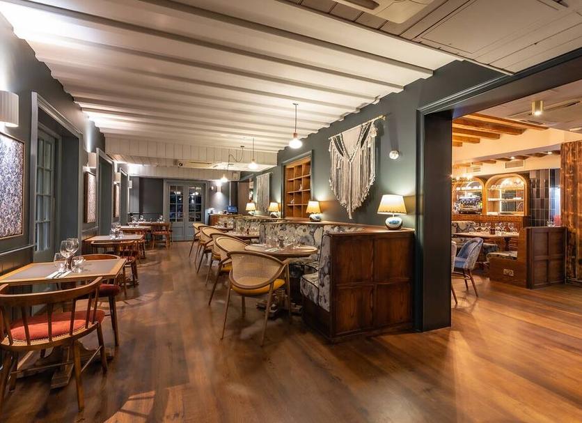 Restaurant Photo
