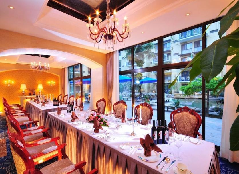 Restaurant Photo