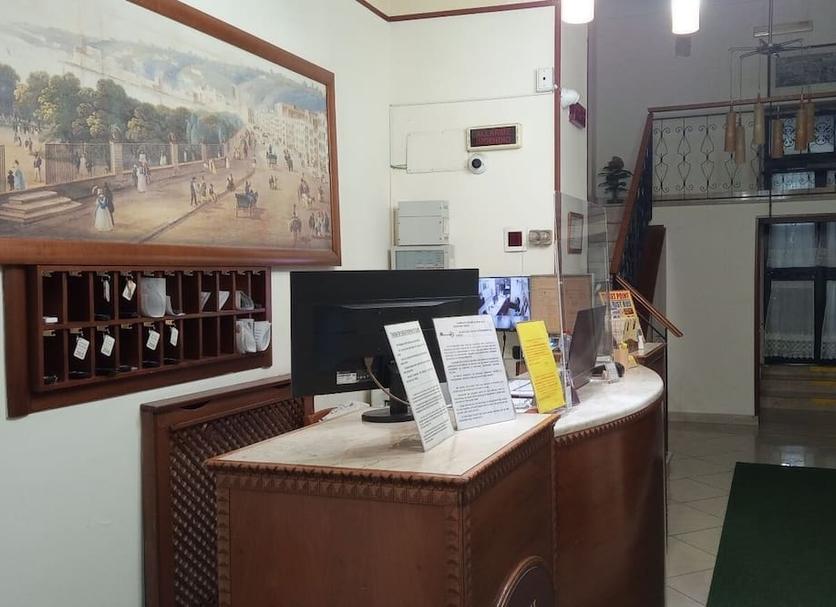 Front desk Photo