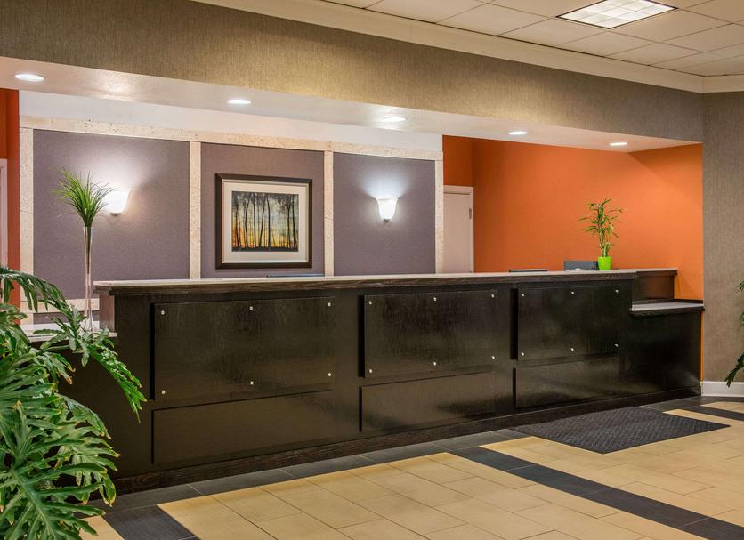 Front desk Photo