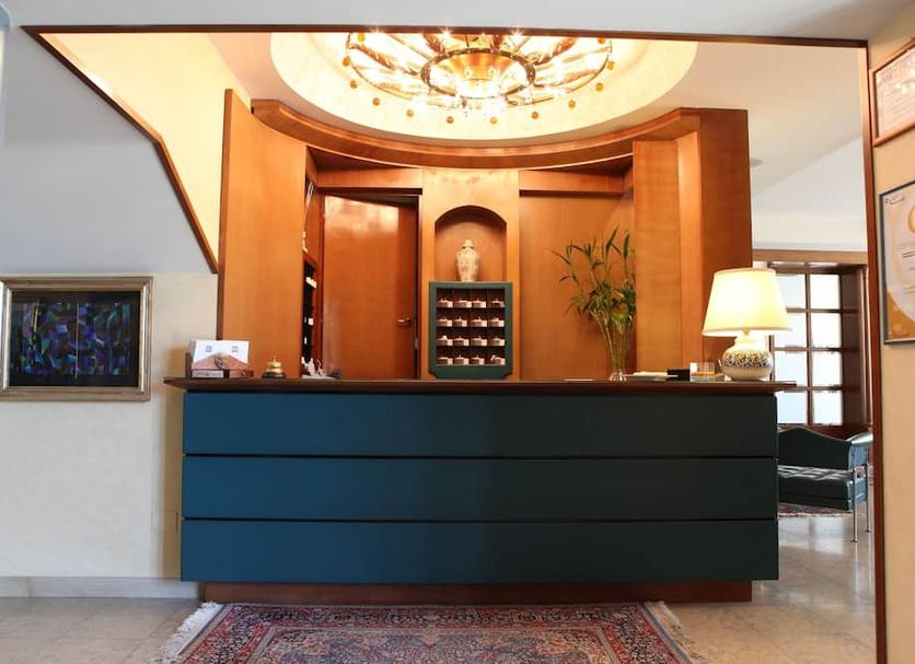 Front desk Photo