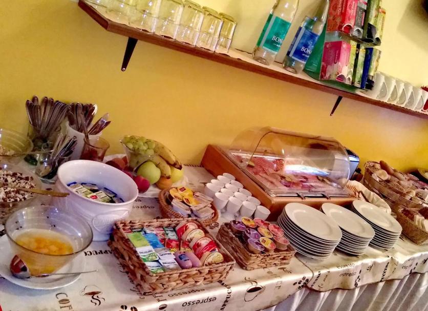 Buffet Photo