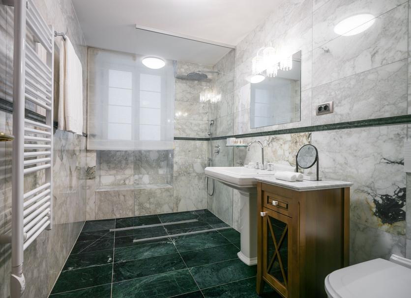 Bathroom Photo