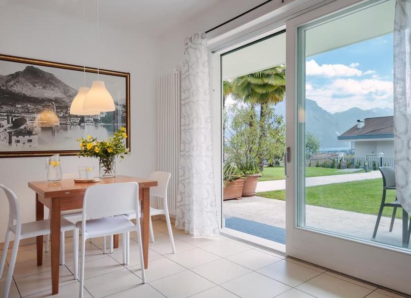 Dining room Photo