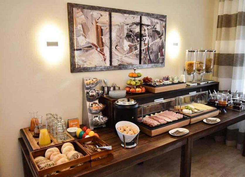 Buffet Photo