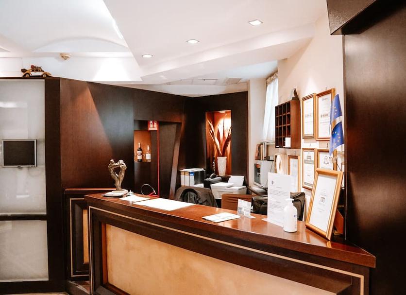 Front desk Photo