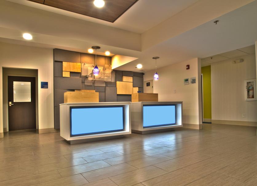 Front desk Photo