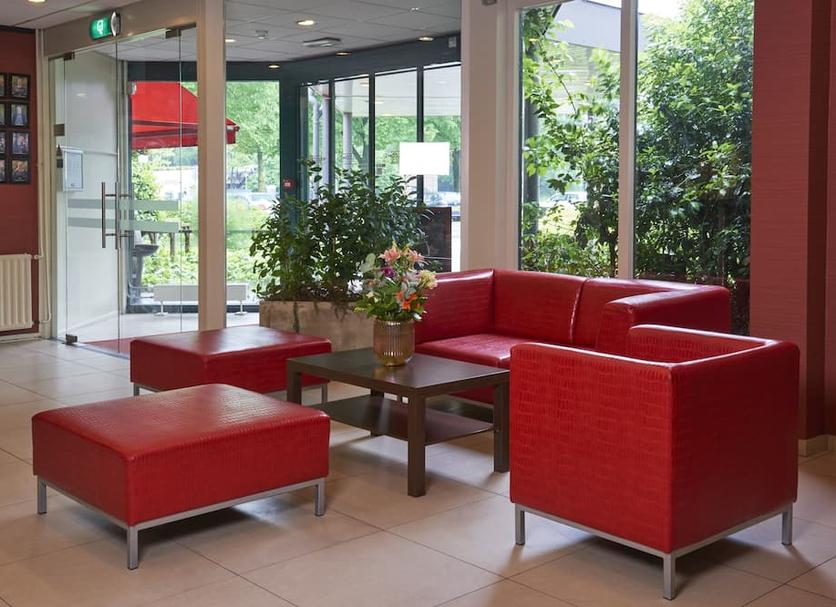Hotel entrance Photo