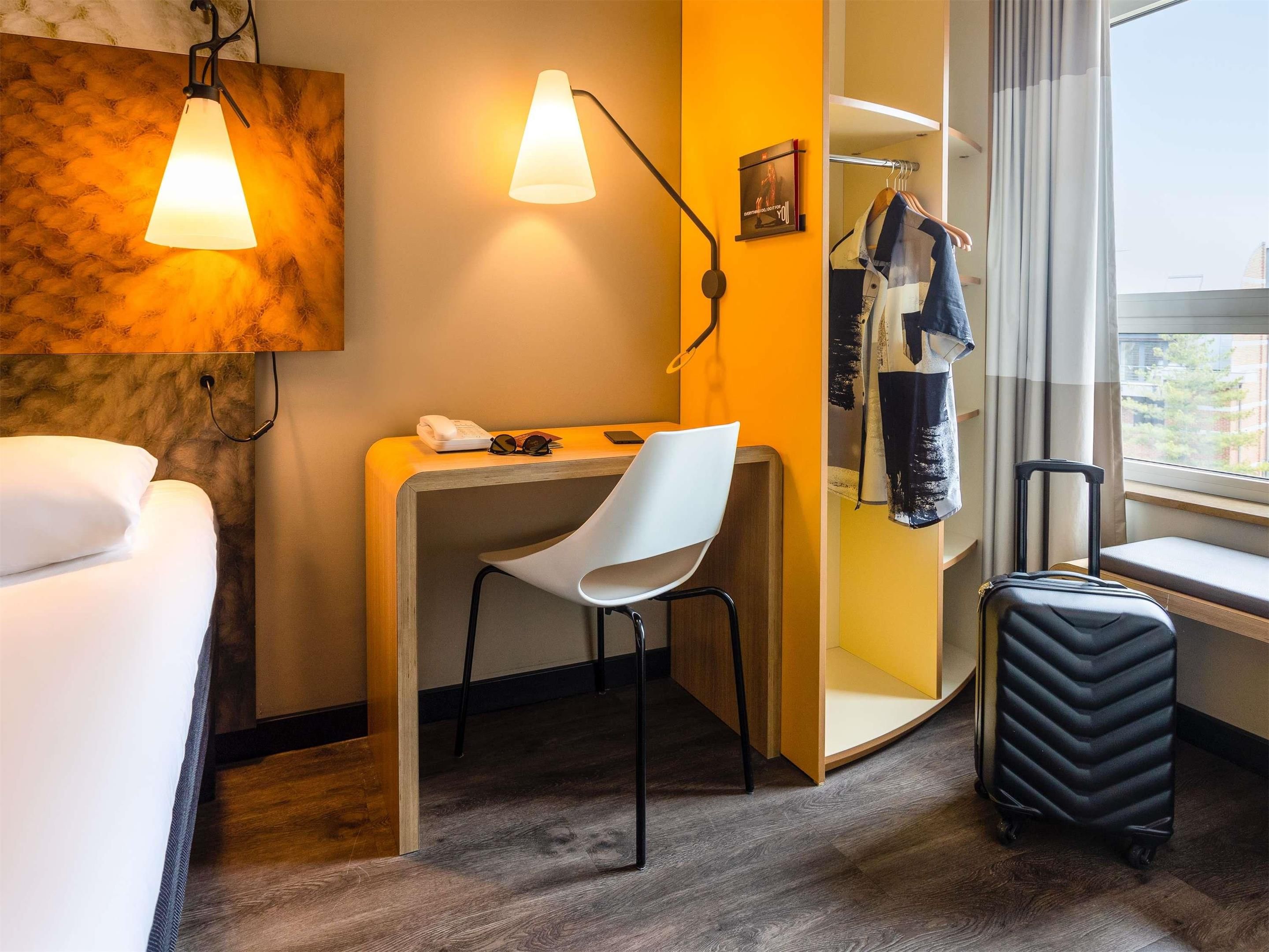 Room amenity
