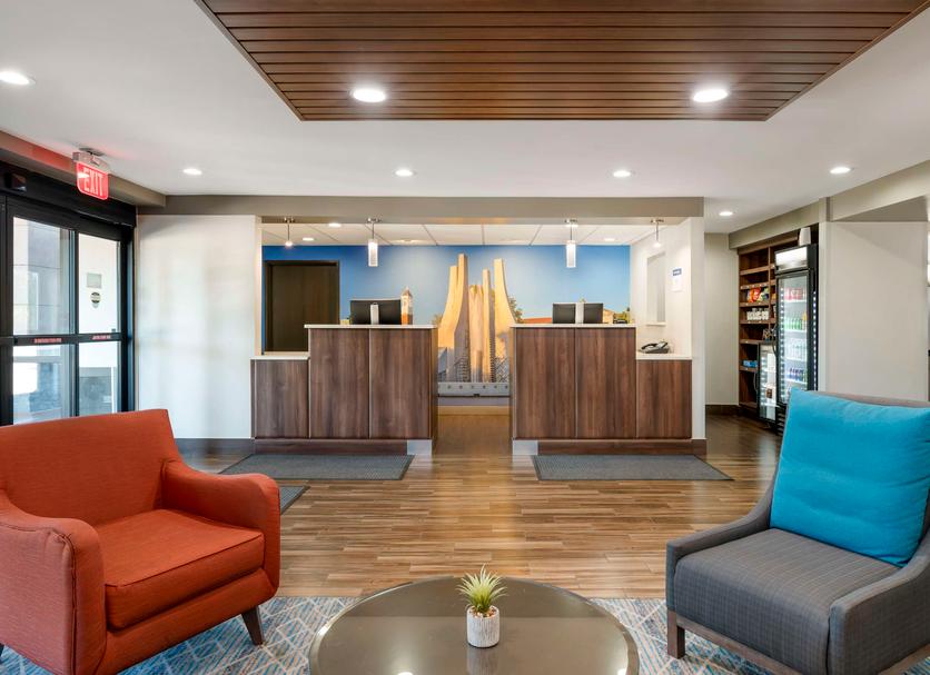 Front desk Photo